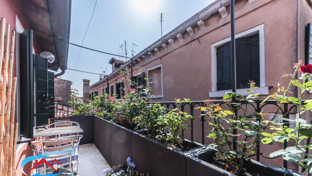 Appartement Au Nom De La Rose à Venise Extérieur photo